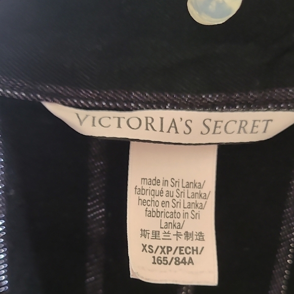 VICTORIA'S SECRET Women's Black Striped Pajama Top Shirt - Size X-Small - Picture 5 of 8